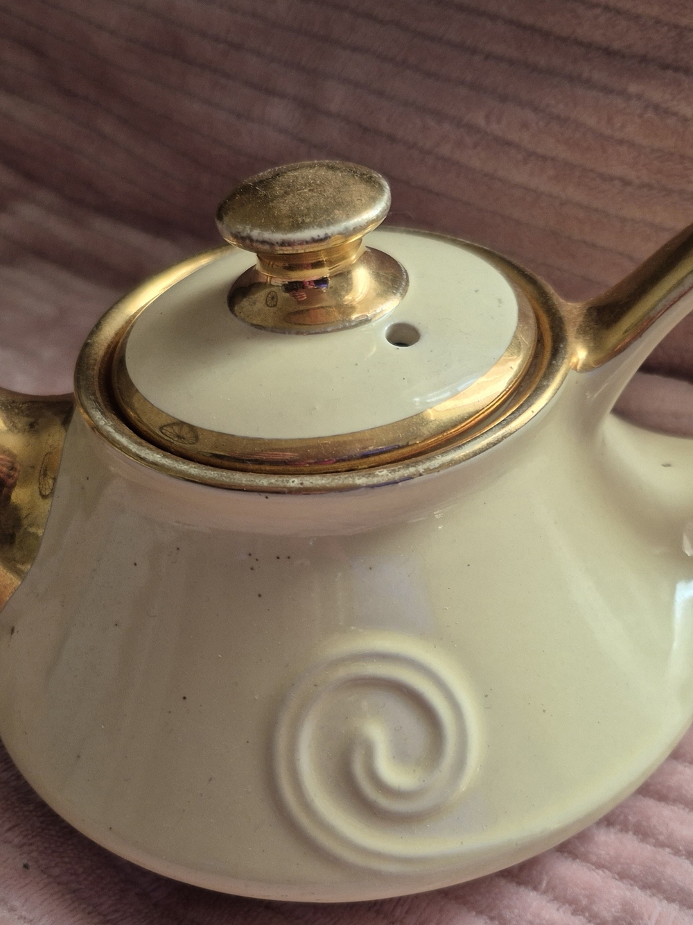 Gold-Trim Cream Ceramic Teapot with Swirl Detail